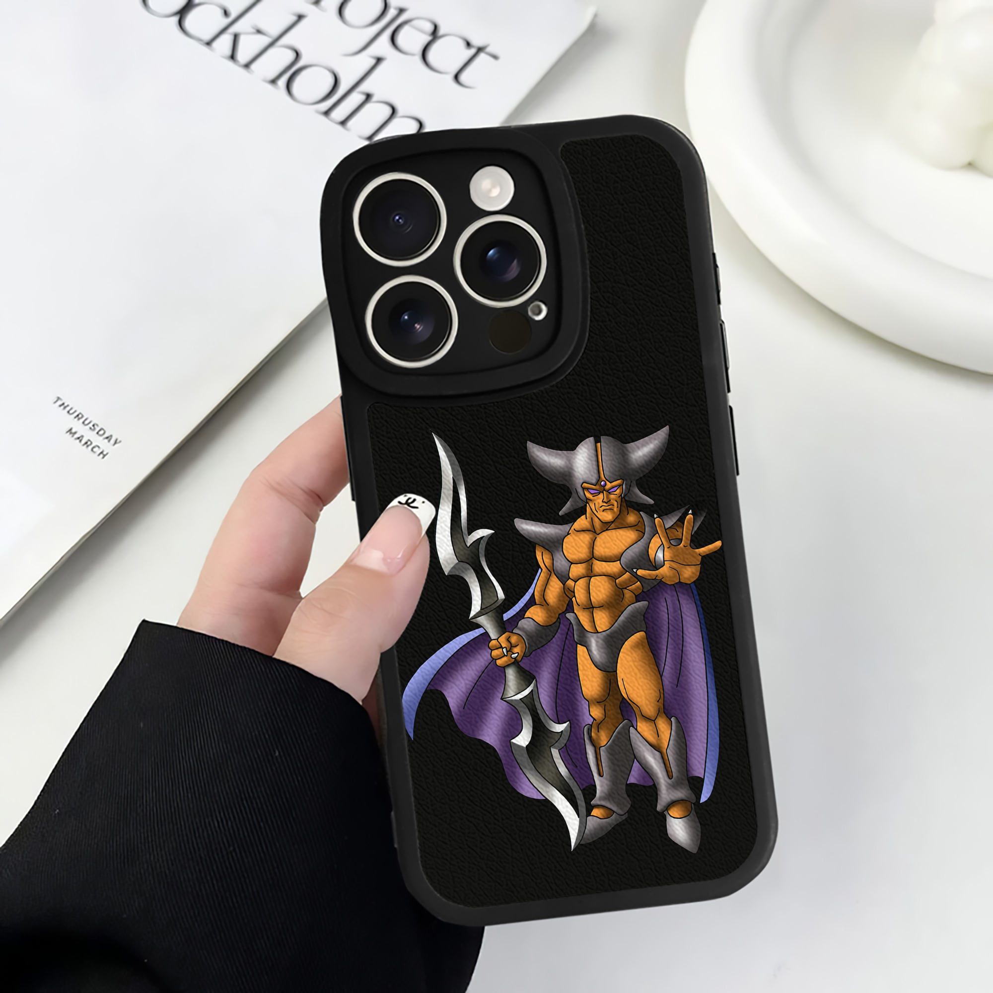 （画像用） ドラゴンクエスト Doragon Kuesuto Dragon Quest 【iPhone 16シリーズ対応】シリコンスマホケース（レザー調） 材質：シリコン